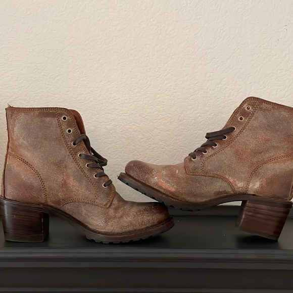 FRYE Sabrina Combat grunge ankle boots lace up size 8,5 leather - Picture 1 of 8